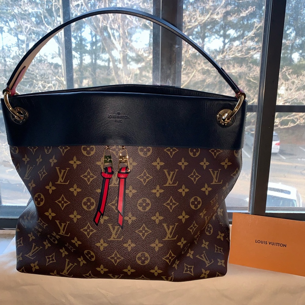 sold Louis Vuitton Tuileries Hobo